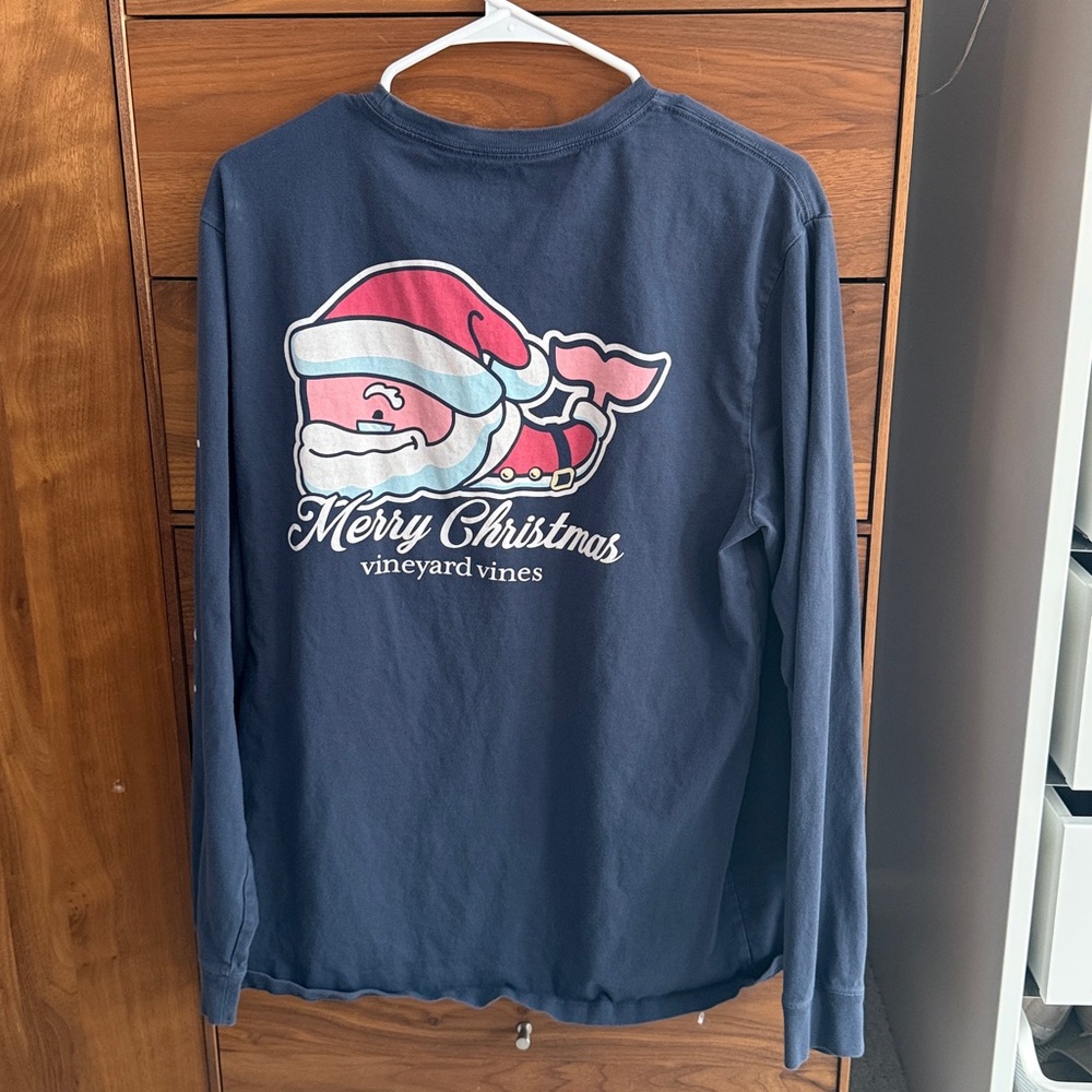 Vineyard Vines Shirt Mens Size M Blue Pocket Tee Santa Whale Christmas Graphic - Picture 10 of 10